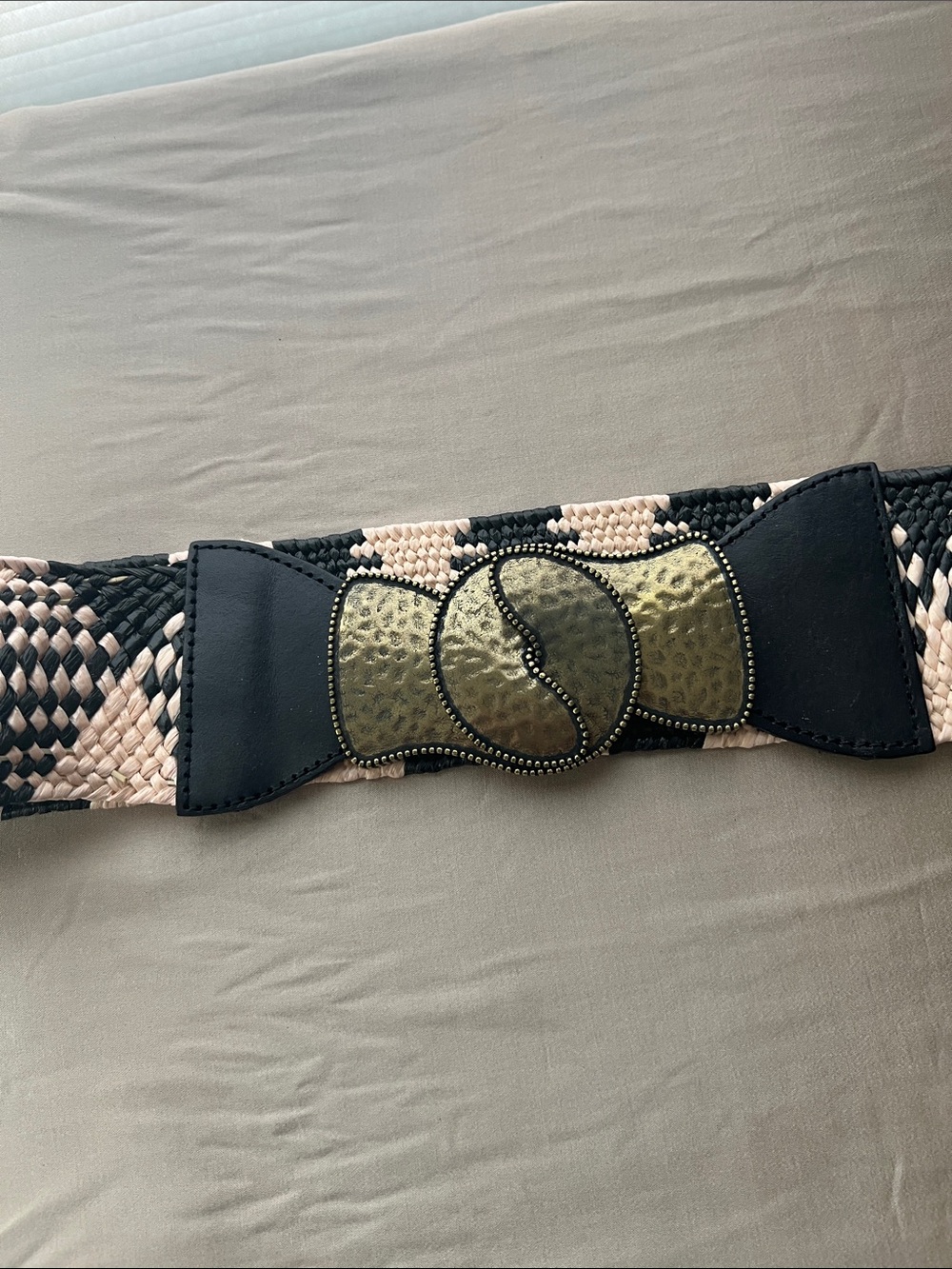 Elastic Woven Waist Belt in Black & Cream with Antiqued Gold Buckle 28" size